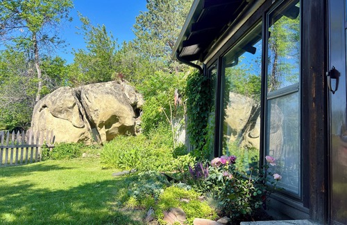 Rimrock Cabin | A Western Cabin Retreat in the Heart of Billings.