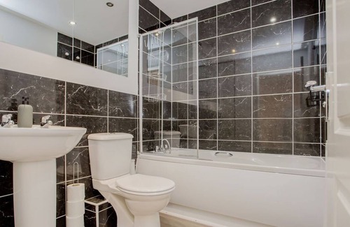 Peterborough House | A Wonderful three storey House in Hampton