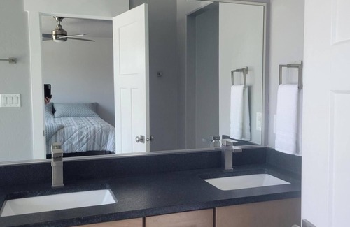 Elko House | A Wonderful Vacation on a BRANDNEW Modern Townhome! Peaceful, Charming, Spacious