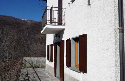 Veleso House | A wonderful view at Lake Como, with peace and quiet