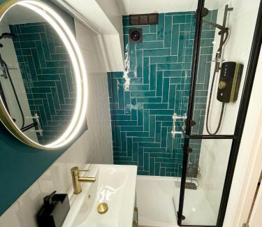 Luton Apartment | A2 HighTown Apartment, Steps from Luton Train Station