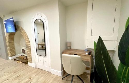 Luton Apartment | A2 HighTown Apartment, Steps from Luton Train Station