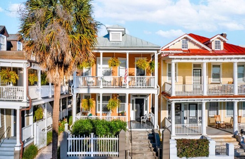 Cannonborough Elliotborough House | A3 at Saint Philip Square, One Block to King, Spacious Historic Stay