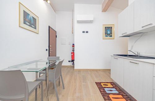 Cesate Apartment | A7 Moonlight AMPIO MONOLOCALE MI-Rho-Fiera-MXP Airport-Como