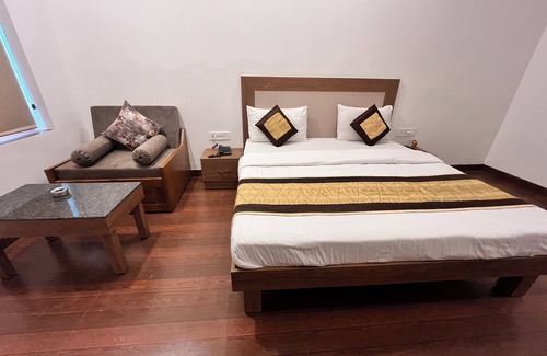 Gurugram Resort | Aapno Ghar Resort