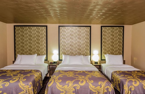 Niagara Falls Hotel | AArya Hotel By Niagara Fashion Outlets