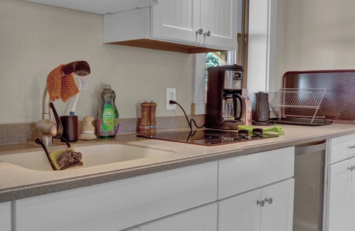 Minot Apartment | ABC - Apartment By the Sea