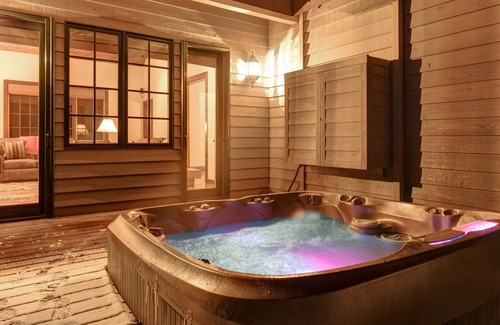 Moose Wilson Road House | Abode in the Pines | Luxury Experience with All the Amenities, Great Location |