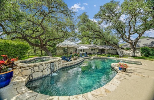 Westwood House | Above Auth Westlake I Pool I Hot Tub I Game Room I Back House I Greenbelt