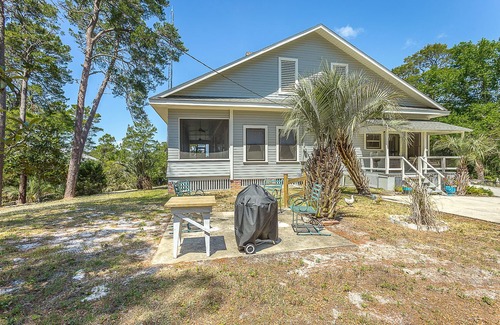 Carrabelle House | Above & Beyond- 2BR/2BA historic home in downtown Carrabelle