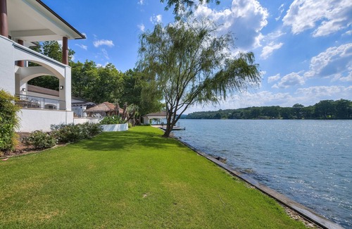 Austin House | Above Casa Paradiso I Waterfront I Lake Austin I Pool&Spa I Game Room
