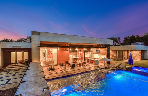 Austin House | Above Pinnacle I Modern Luxury | Pool&Spa | Casita I Events I Services