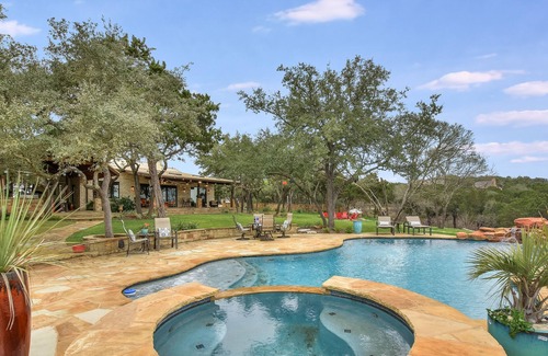 Austin House | Above Serenity| Luxury Services Included* I 8Mi ATX | Pool/Spa | Views