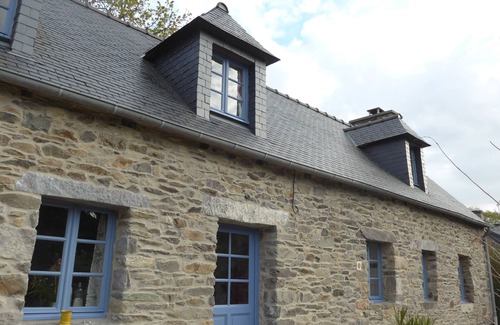 Tredarzec House | Above the roofs of Traou Meur