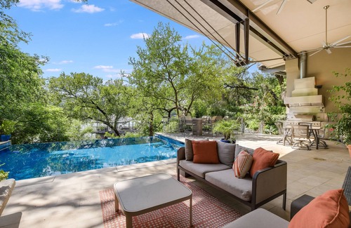 Austin House | Above Waterfalls I Premier | Party Dock I Pool I Theater I Luxury I Services