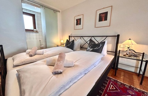 Steeg Bed & Breakfast | Abracadabra - House Wallis