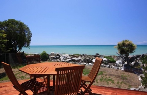 Ruby Bay House | Absolute Beachfront Ruby Bay - Spectacular Views, step straight on to the beach