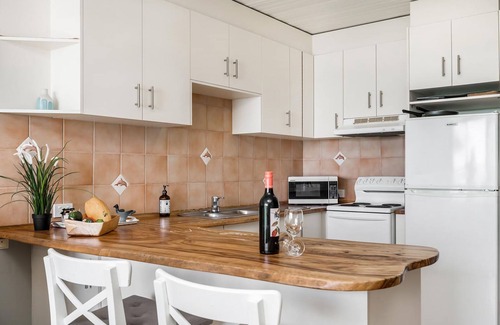North Creek Apartment | Absolute Beachfront Apartment 8B - 1 bedroom