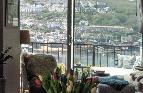Fowey Apartment | Absolute Luxury and Calm in Marners Rock No 3 With Superb Sea Views