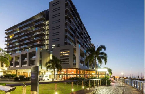 East Trinity Apartment | Absolute Waterfront Apartment