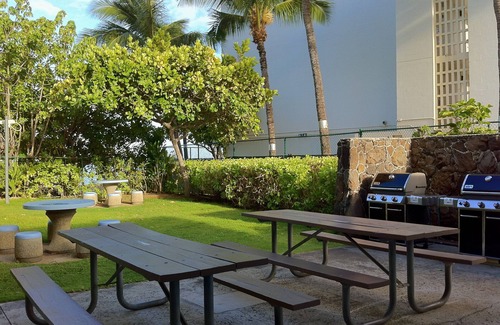Makaha Condo | Absolutely Beautiful Ocean Front Condo! Sleeps 4!