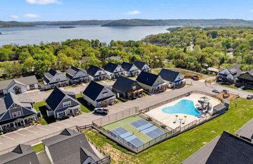 Hollister House | Absolutely Shore