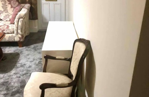 Rochford Apartment | Ac Lounge 115 1-bed Apartment in Rochford