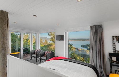 Acacia Bay Bed & Breakfast | Acacia Cliffs Lodge