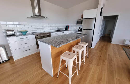 Warrenben House | Acacia Views - A large and amazing holiday home
