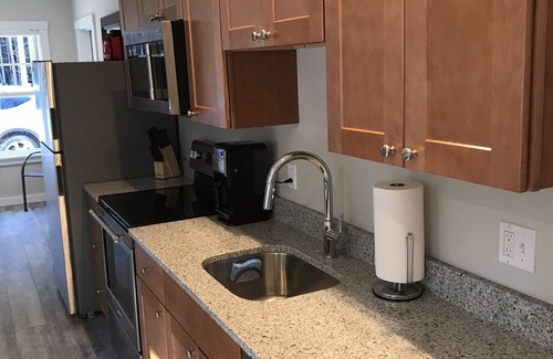 Southwest Harbor Apartment | Acadia Quiet side Studio. Modern feel in the quaint Maine woods. Full kitchen.