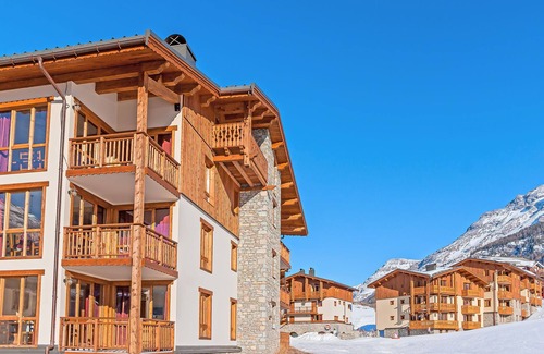 Lanslevillard Condo | Accès direct aux pistes + piscine | T4 + cabine