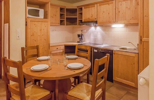 Lanslevillard Condo | Accès direct aux pistes, piscine | T3 + cabine