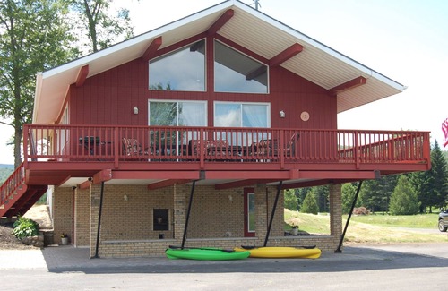 Canaan House | Access to snowmobile trail thru secondary trail/100% Solar Powered