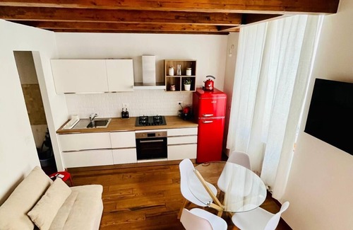 Livorno Apartment | Accogliente appartamento nel cuore di Livorno, 3 minuti dai traghetti!