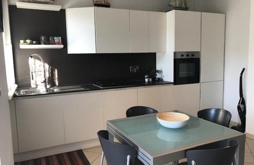 Mirafiori Apartment | Accogliente e moderno trilocale