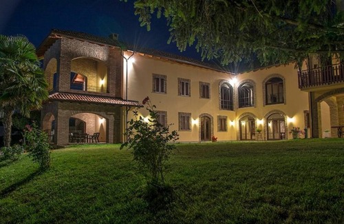 Canelli Apartment | Accommodation 'The Granary' in a renovated late 19th century country house