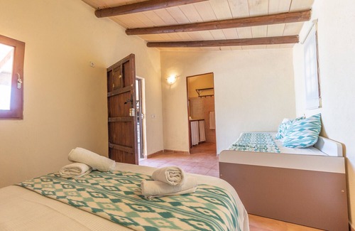 Lloseta Ski Chalet | Acogedora finca con piscina