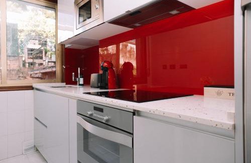 Redondela Apartment | Acogedora y cálida en el centro by CABANA Rentals