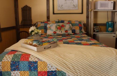 Canton House | Acorn Hideaways Canton Charming Pioneer Suite 1890's General Store