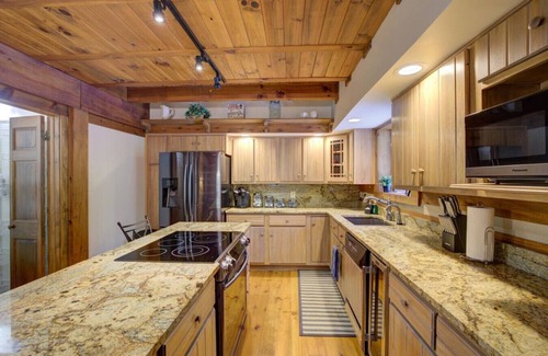 Nineveh Apartment | Acre Ridge Cabin in Brown County