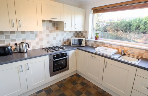 Sandilands Cottage | ACRE VIEW, pet friendly, country holiday cottage in Sutton-On-Sea
