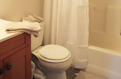 Scituate House | Across from Ocean. Small pets welcome