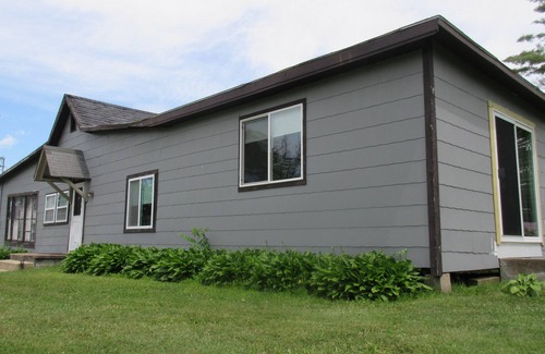 Broadalbin House | ACROSS FROM SAND ISLAND ON SACANDAGA LAKE