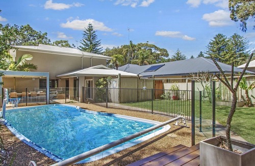 Pearl Beach House | Across the road from the Beach+pet friendly
