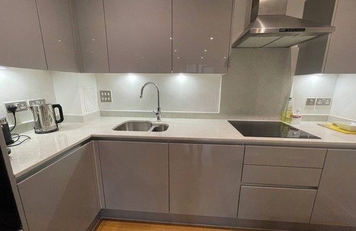 South Acton Apartment | Acton Town & Acton Mainline New Build One Bedroom Apartment with Balcony