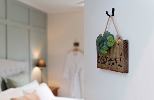 Crafers Apartment | Adelaide Hills Accommodation in the heart of it all.
