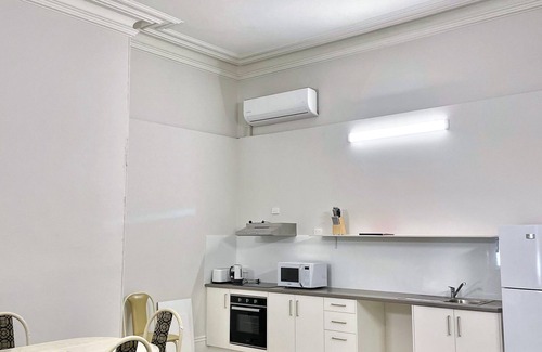 Glenelg Apartment | Adelaide's Seaside Location - Glenelg Beach: Seafield Apartment No. 4, Upstairs, Shared balcony