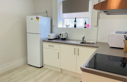 Glenelg Apartment | Adelaide's Seaside Location - Glenelg Beach: Seafield Apartment No. 4, Upstairs, Shared balcony