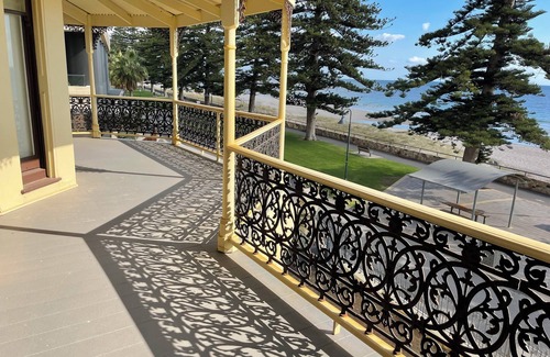 Glenelg Apartment | Adelaide's Seaside Location - Glenelg Beach: Seafield Apartment No. 5, Upstairs, Shared balcony