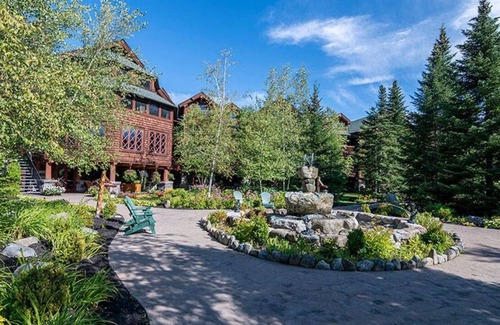 Lake Placid Apartment | Adirondack resort at Whiteface Lodge